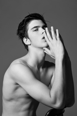 strangeforeignbeauty:  Sam Steele [ b&w | male models | 1000+