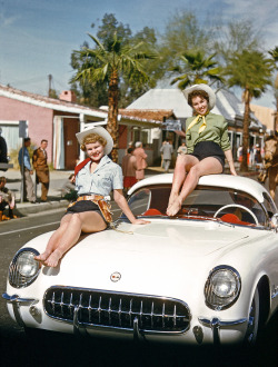 vintagemarlene:  palm springs parade, 1955 (www.shorpy.com) 