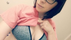 sexonshift:  #sexynurse #scrubs #cute #milf  Having fun at work 