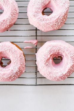 confectionerybliss:  Pretty in Pink Swirled Vanilla Bean Baked