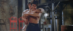 guts-and-uppercuts:  Bruce Lee kills Jackie Chan in “Enter