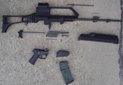 cumsoline:  H&K G36 disassembled. Note the similarity between