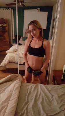 straponmodel:  dizzydtat:  Showing her sexy cock kris1albert