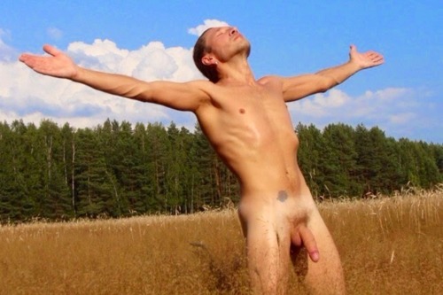 joey-blue:  nudelifestyle:  nature naturist  FREEDOM!!! 