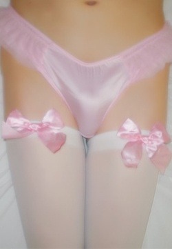 So pretty.  I’m gonna get me panties and stockings like