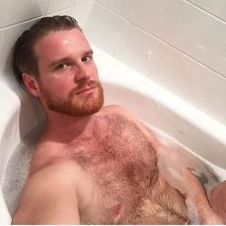 thehairyhunk:  😈😈😈🐻🐻🐻👉🏼👉🏼👉🏼@dannypolaris