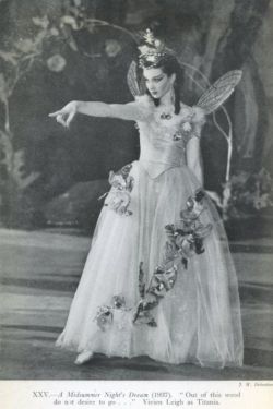 vintagegeekculture:  Vivian Leigh as Titania, 1937.