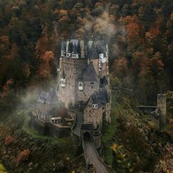 earthunboxed:Castle in Eltz, Germany