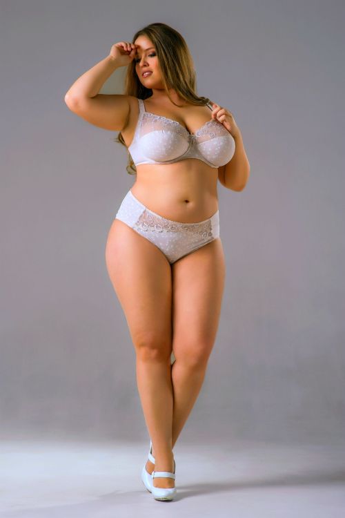 curvyvictoriia:  Plus size model Viktoria Manas  Nice