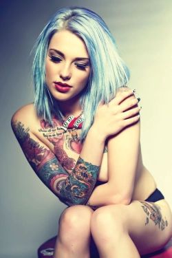 ilovetattooedwomen:  Reblog this photo if you love tattooed girls.