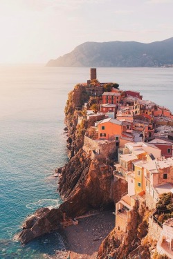 alecsgrg:  Sunset watching from the cliffs of Cinque Terre |
