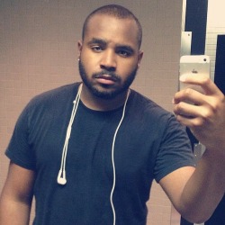 thickonlock:  papibaitclub215:  Submission   Anthony Simpson