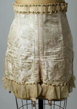 omgthatdress:  Girdle 1924 The Metropolitan Museum of Art The