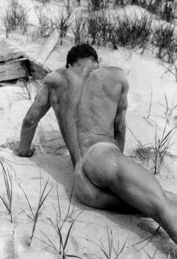ggetoff: ede1959:   artistically erotic homme   See more on my