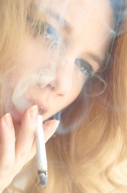 I Love girls to Puff Smoke in my Face