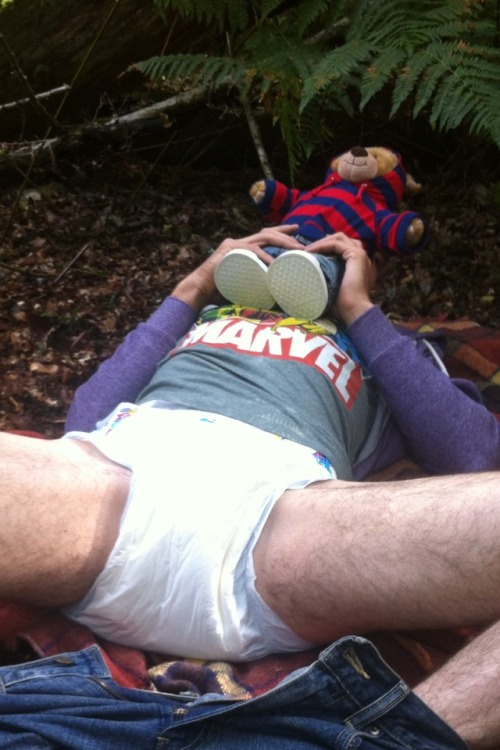 lilscruff:  babyjasonabdl:  JJ bear having a fun adventure too.   I am so jealous of your tee shirt.