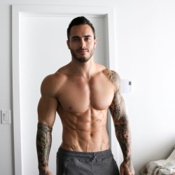 hotstudsdaily:Mike Chabot