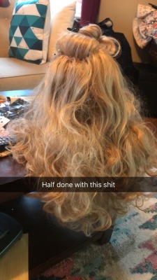 microkittycosplay:  Sewing two wigs together to get enough volume