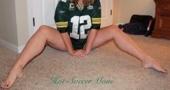 hot-soccermom:  Will you watch the Packers vs Giants this weekend?