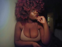 blackfangirl:  I’m obsessed with my hair!   Ig:Alyah.raven