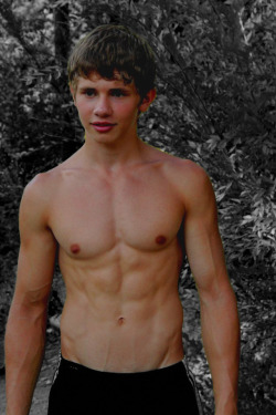 sixpackde:  https://www.tumblr.com/blog/sixpackde