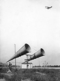 livelymorgue:Dec. 4, 1921: Keeping track of an airplane’s position