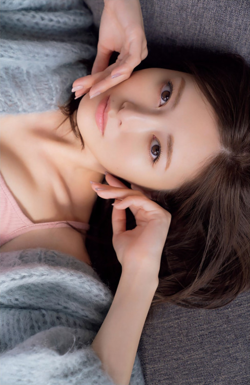 46pic:  Mai Shiraishi - FRIDAY   