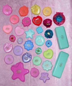 kenyagoldengirl:Polly Pockets »»> Barbies  I wish I kept