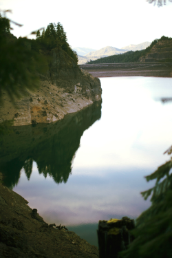 eartheld:  sidestroke:  expressions-of-nature:  Cougar Resevoir,