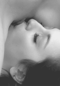 lovelesbianlife:  ♀+♀  