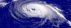 un-cerebro-hambriento:  ¿Por qué los huracanes y los ciclones