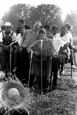 thechess:  Bob Dylan and Pete Seeger, Performing for Civil Rights