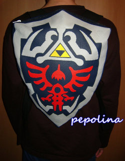 insanelygaming:  Hylian Shield Backpack Available on Etsy for