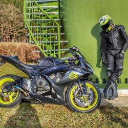 littleprimalprey:  motorcycles-and-more:   Suzuki GSXR  ♡♡♡♡♡♡