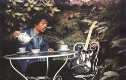 thrasudeilh:-Jimi Hendrix having tea with his guitar in London