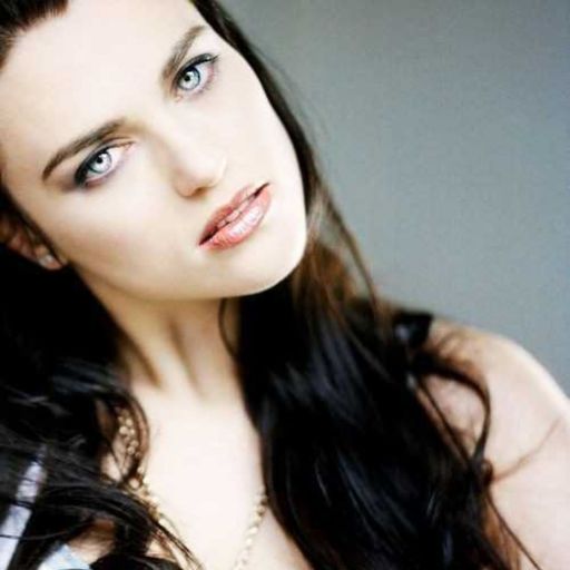 j-u-s-t–a–g-i-r-l:Perfection.