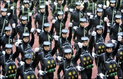 yuvil:  South Korean military divers take part in a ceremony