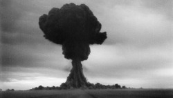 deathandmysticism:  RDS-1, the first Soviet atomic test, 1949 