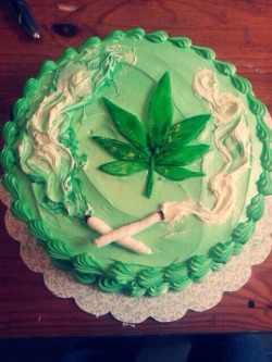 the-explicit-stoner:  this would be the dopest birthday cake