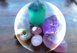 earthshinefairy:  (via How I cleanse my crystals)  