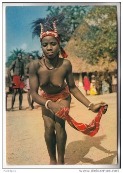 Kenyan girl, via Delcampe.