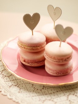 wollvo:  DIY Heart Topper For Wedding Party Macarons, Vintage