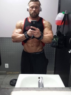 uberswol2:  bearded Brad  Brad Rowe