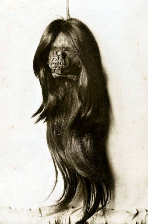 Tsantsa (tête réduite), Amérique du sud, c. 1890.
