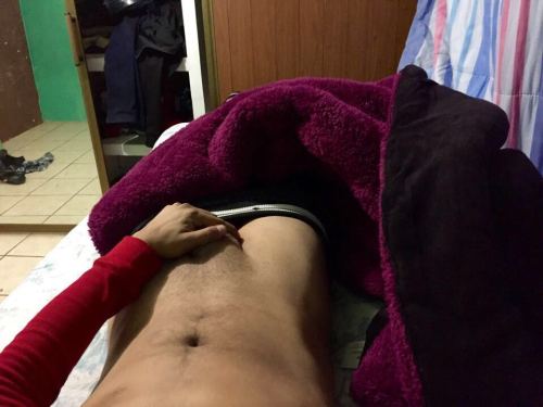 sonorensesysusvergas:  Fernando Acuña Moreno, guapo hetero de Hermosillo, con muy rica verga. Aportes: sonorensesysusvergas@gmail.com 