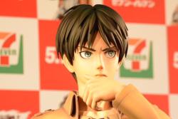 Close-ups of the life-size Eren & Levi figures unveiled at