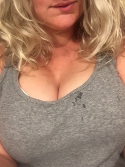 onesubsjourney:  irishsweetie101:  It’s Titty Tuesday!!!  Look