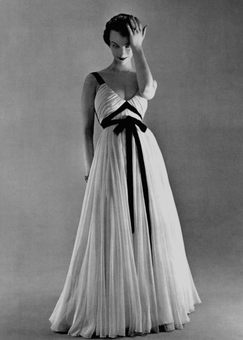 kitsunetsuki:  Philippe Pottier - Victoria von Hagen Wearing