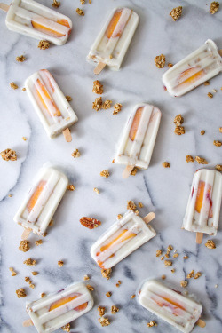 sweetoothgirl:    Peaches and Cream Breakfast Popsicles   