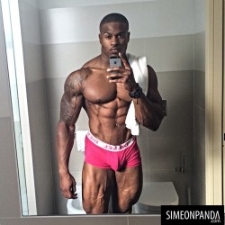 blackgayporn:  #SeriouslySexySundays wraps up with none other